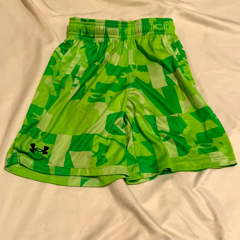 Under armor green size small youth shorts